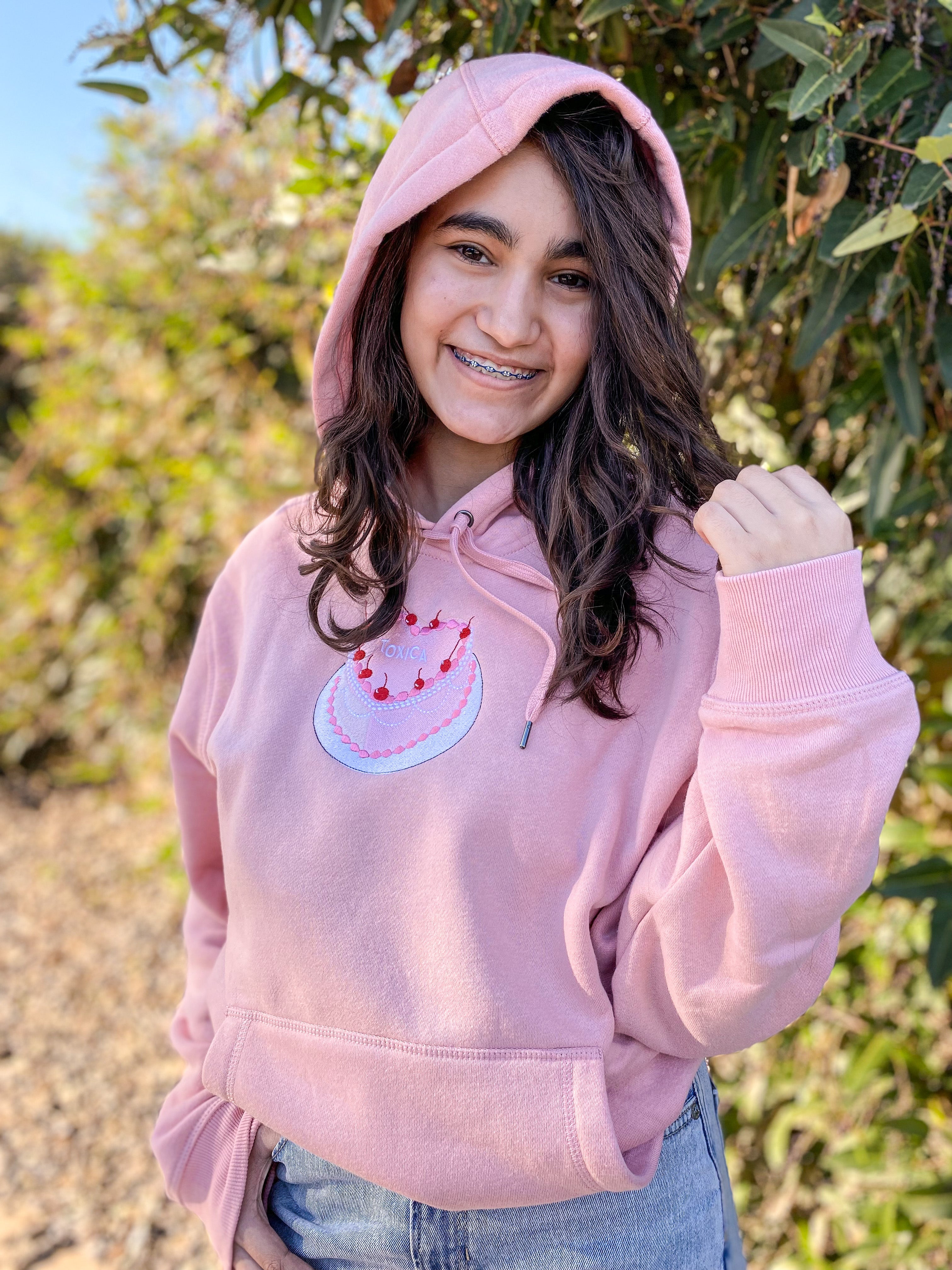 Un Poco Tóxica Hoodie Pre-Order!