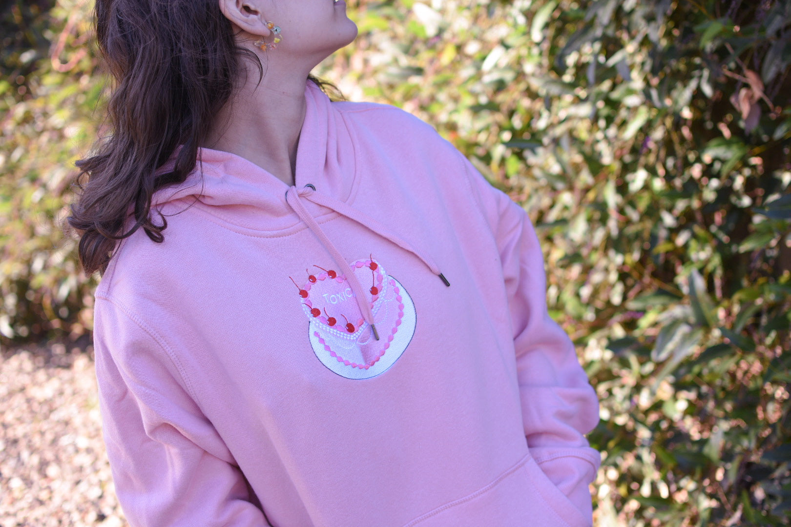 Un Poco Tóxica Hoodie Pre-Order!